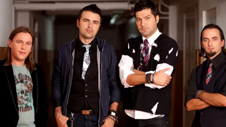 Maşina trupei Vunk a luat foc