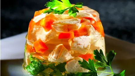 Piftie de pui cu legume. Reţetă Chef Nicolai Tand