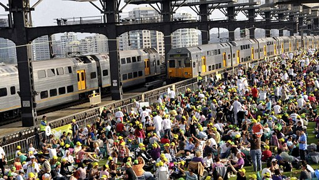 Mic dejun pe pod - Sydney