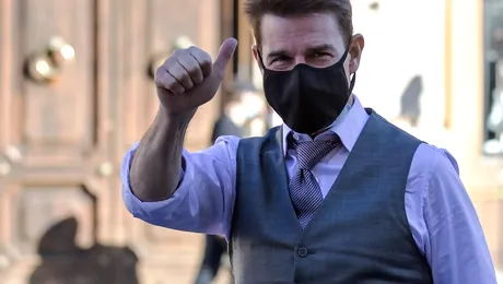 Tom Cruise și-a construit un studio de producție sigur împotriva COVID într-o fostă bază militară
