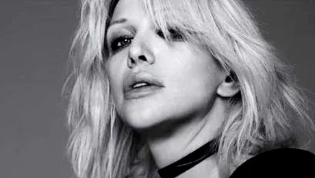 Courtney Love deschide un magazin de lenjerie intima!
