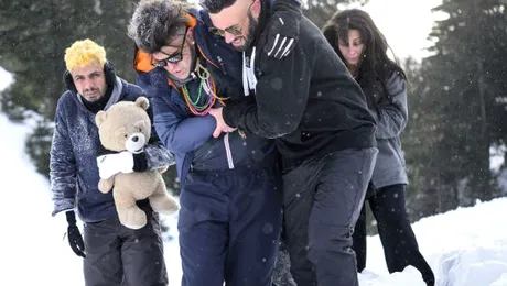 O haită de lupi cehi, ”actori” în ultimul episod al serialului ”Băieţi de oraş”