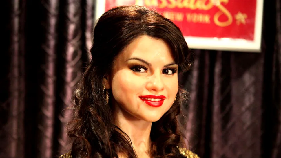 Selena Gomez are o statuie de ceară oribilă!