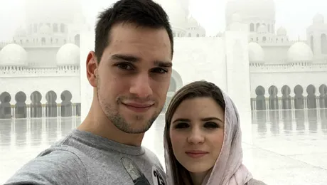 Criss şi Vlad, în vacanţă în Emiratele Arabe – FOTO
