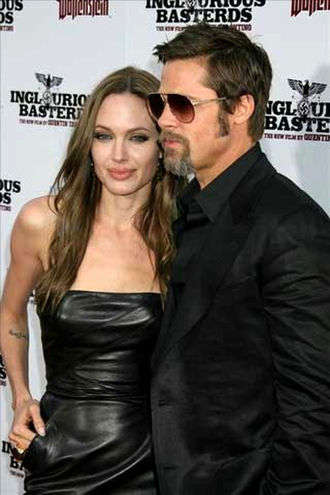 Brad Pitt si Angleina Jolie 