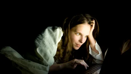 Utilizarea excesivă a Internetului cauzează probleme de somn!