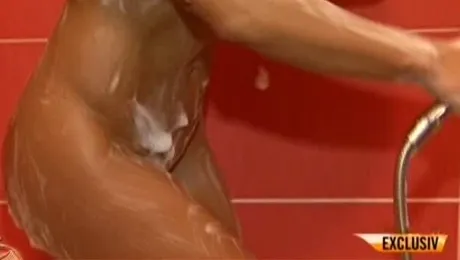 Ana Mocanu, GOALĂ la duş! Imagini de infarct