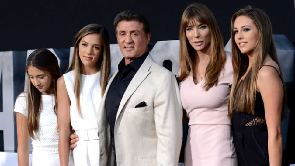 Ce familie frumoasă are Sylvester Stallone! Uite cum arată femeile din viaţa lui! – FOTO