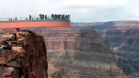 Cum se vede Marele Canion de pe Skywalk