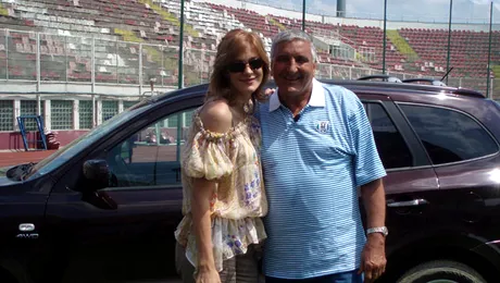 Rica Raducanu isi prezinta masina in culorile Rapidului