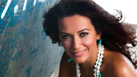 Anca Ţurcaşiu s-a făcut blondă!