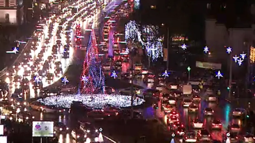 Luminile de Crăciun s-au aprins în București (Poze)