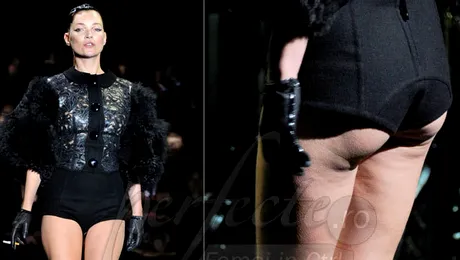 Katte Moss fumeaza pe catwalk si isi arata celulita! (poze)