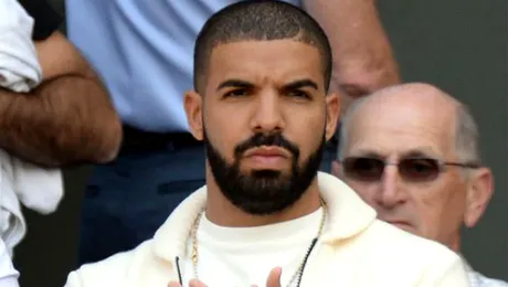 Justin Bieber e istorie! Drake, cel mai ascultat cântăreţ