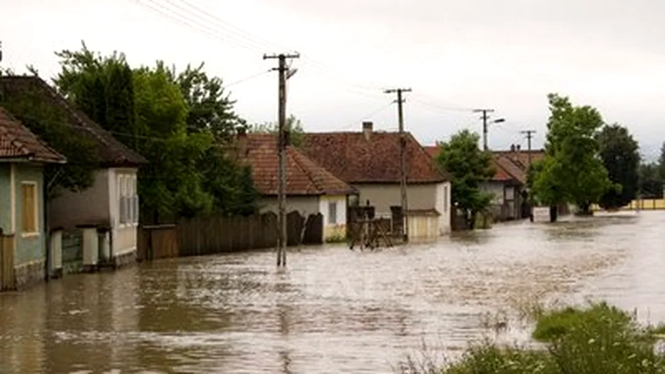 Avertizarea cod roșu de inundații, prelungită până vineri pe râul Crasna, în județul Satu Mare 