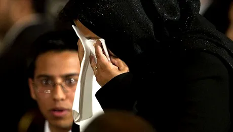 O femeie a fost ucisă de familie pentru că deținea un telefon mobil