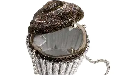 Poseta clutch, must have-ul tinutelor de seara!