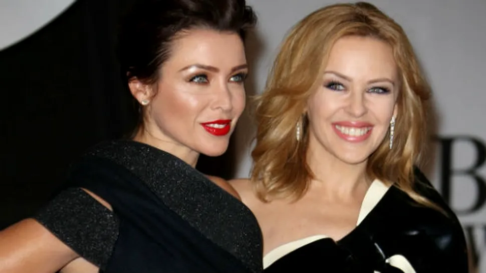 
Kylie Minogue şi sora ei, apariţie spectaculoasă pe covorul roşu