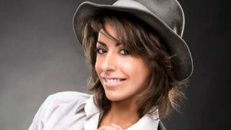 Nepoata lui Carlos Santana lucrează pentru TVR2