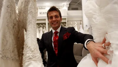 Randy Fenoli: “Rochia este rama care pune în valoare frumuseţea femeii”