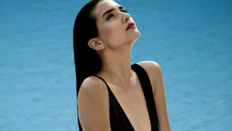 Ea este una dintre cele mai iubite actriţe ale Turciei. E superbă!