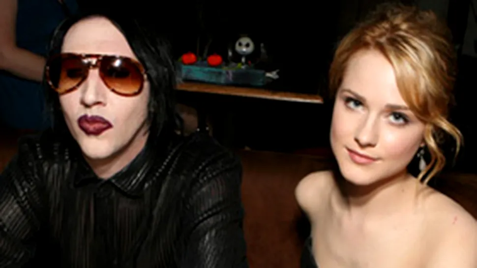 S-a logodit Marilyn Manson