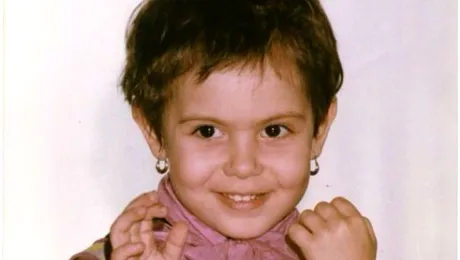 Recunoașteți cântăreața din imagine? (Poze)