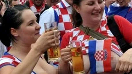 EURO 2012: Și-a arătat sânii de bucurie și acum riscă sancțiuni (Poze +18)
