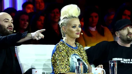 Numerele senzaţionale de stand-up, dar şi apariţiile costumate bizare au făcut din a patra ediţie „iUmor” una cu totul inedită