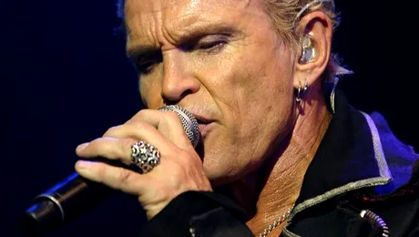 Billy Idol, apariție-surpriză la petrecerea aniversară a unui fan (Video)