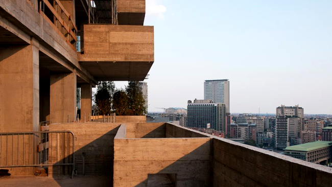 Unul din turnurile care vor fi imbracate cu copaci