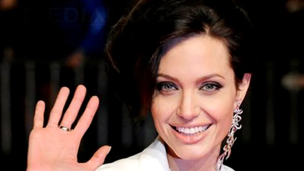 Angelina Jolie a creat o colectie de bijuterii, in scopuri caritabile