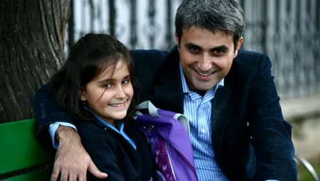 Fetiţa lui Turcescu, reporter la TVR