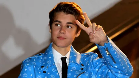 Justin Bieber în rolul unei femei?
