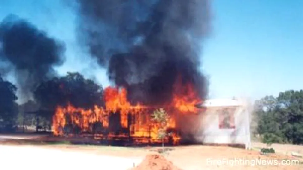 Texas: 500 de case distruse de incendiile de vegetatie