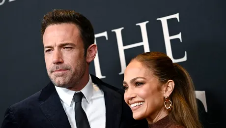 Top 10 cupluri de vedete care au început o relație în 2021