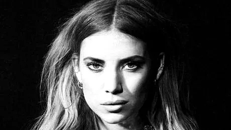 Artista Lykke Li a spart recordurile muzicale cu piesa „I Follow Rivers”