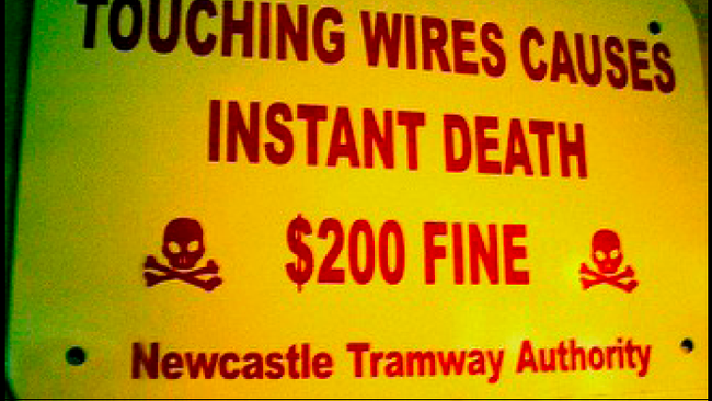 Atingerea firelor poate cauza moarte instantanee. Amenda 200$