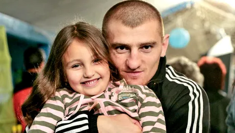 Cătălin Botezatu, Cătălin Moroşanu, Laurette şi Brianna Caragea muncesc pe brânci la “Serviţi, vă rog!“