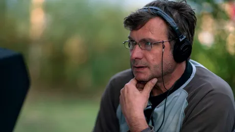 Vali Hotea, regizorul ”Lebensdorf”, pentru Apropo: „Filmul ăsta îți arată că se poate plonja, la propriu și la figurat, și în altă lume, nu numai în stricta realitate românească.”