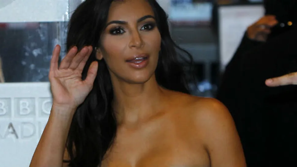 Kim Kardashian, fără lenjerie pe stradă! S-a văzut tot