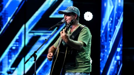 Mihai Bendeac şi Vlad Drăgulin, protagonişti într-un videoclip al unui concurent X Factor