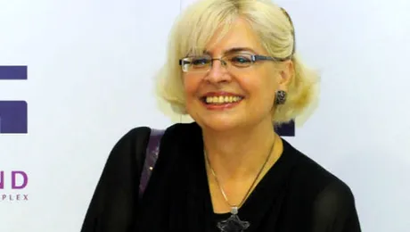 Cum arăta în tinereţe Irina Margareta Nistor!