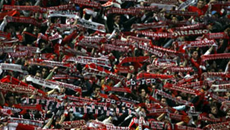 „Cainii” latra la actionari