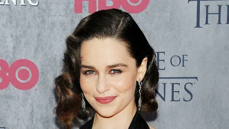 De la Game of Thrones la Terminator: Emilia Clarke e noua Sarah Connor (primele imagini)
