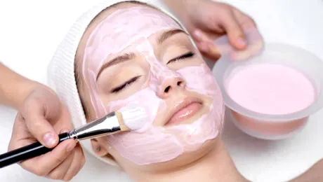 3 semne că ai nevoie de un tratament facial