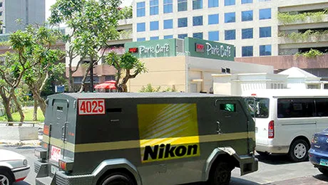 Hoții au furat produse Nikon în valoare de 156.000 de dolari