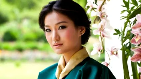 Ea este „Kate Middleton de Himalaya”! Cum arată cea mai tânără regină din lume