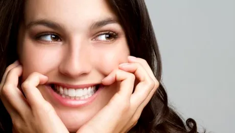 Cât de des zâmbim pe zi?