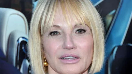 Ellen Barkin are iubit cu 31 de ani mai tânăr